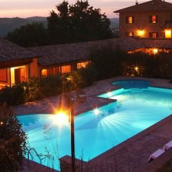 Le-Torracce-Agriturismo-Olistico-Umbria_piscina-1